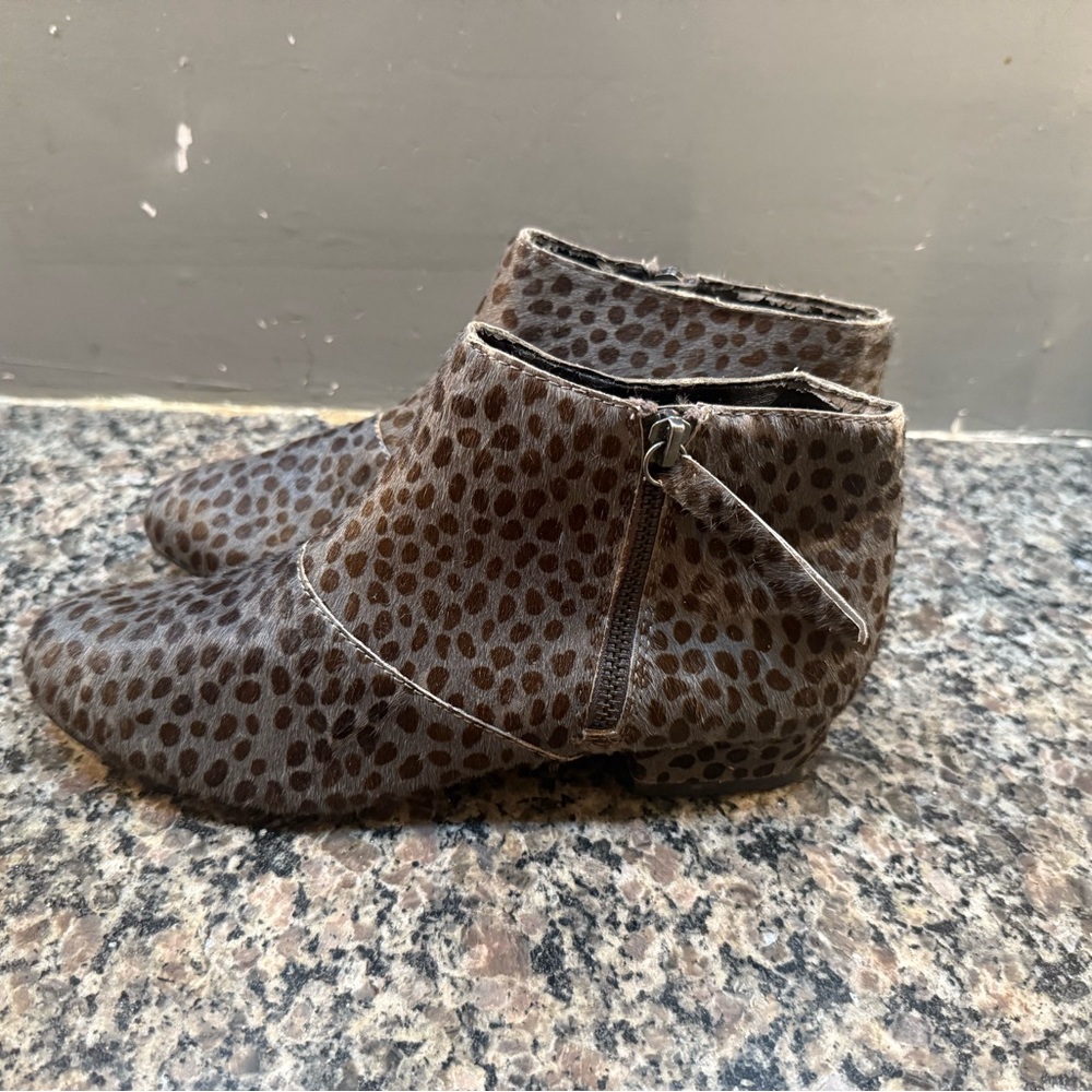 Dolce Vita Leopard Ankle Boots Size 7